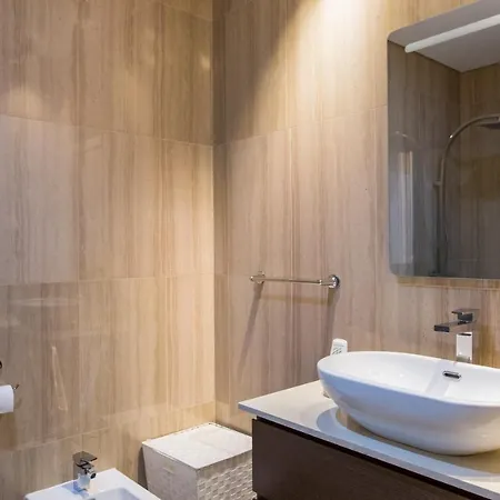 Apartamento Plum Guide - Pérola Cinza Lisboa